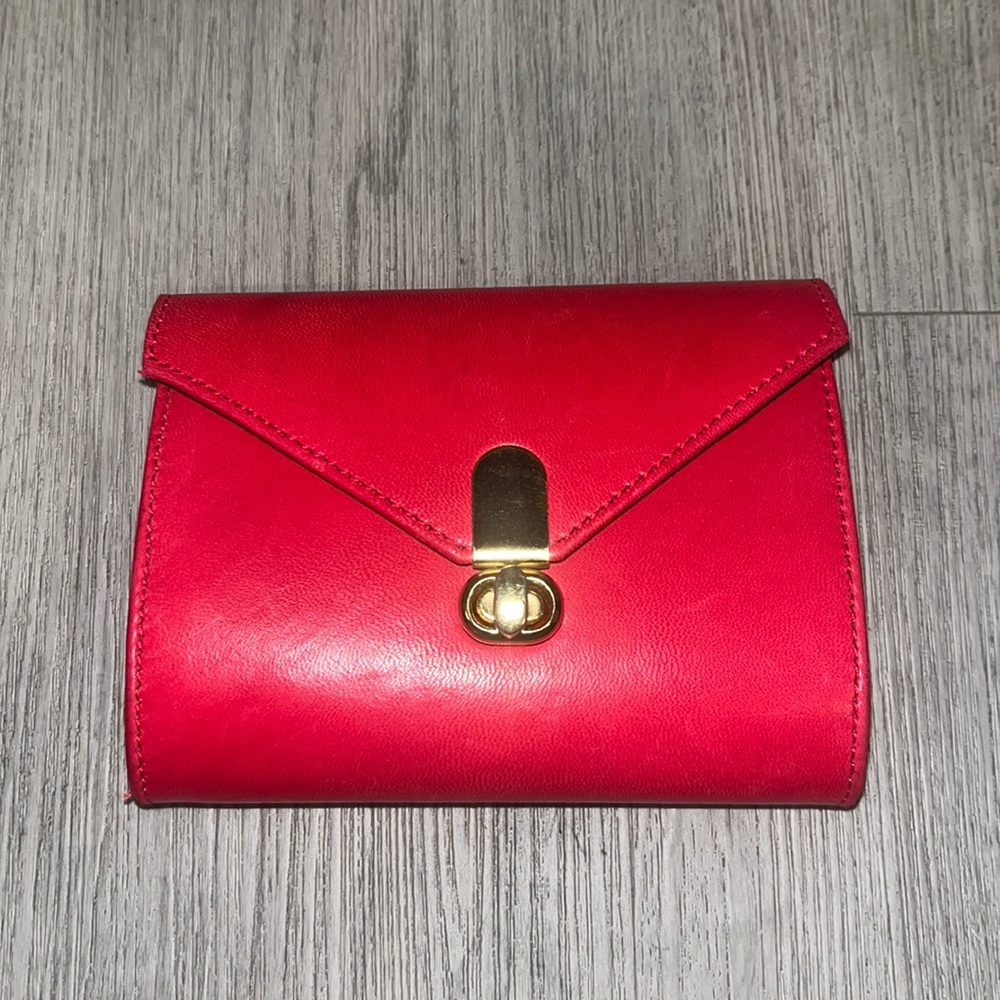 Beautiful vintage red Netto envelope bag.